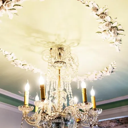 Exquisite With Patio Portuguese Soul Alfama 2p דירה ליסבון