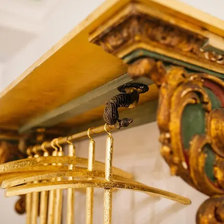 Exquisite With Patio Portuguese Soul Alfama 2p דירה *