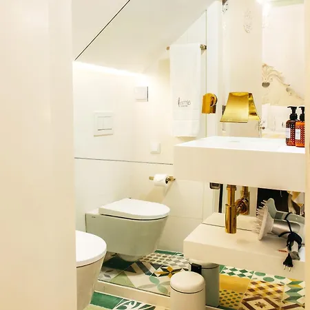 Exquisite With Patio Portuguese Soul Alfama 2p * ליסבון